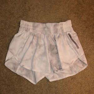 lululemon tracker short 4”